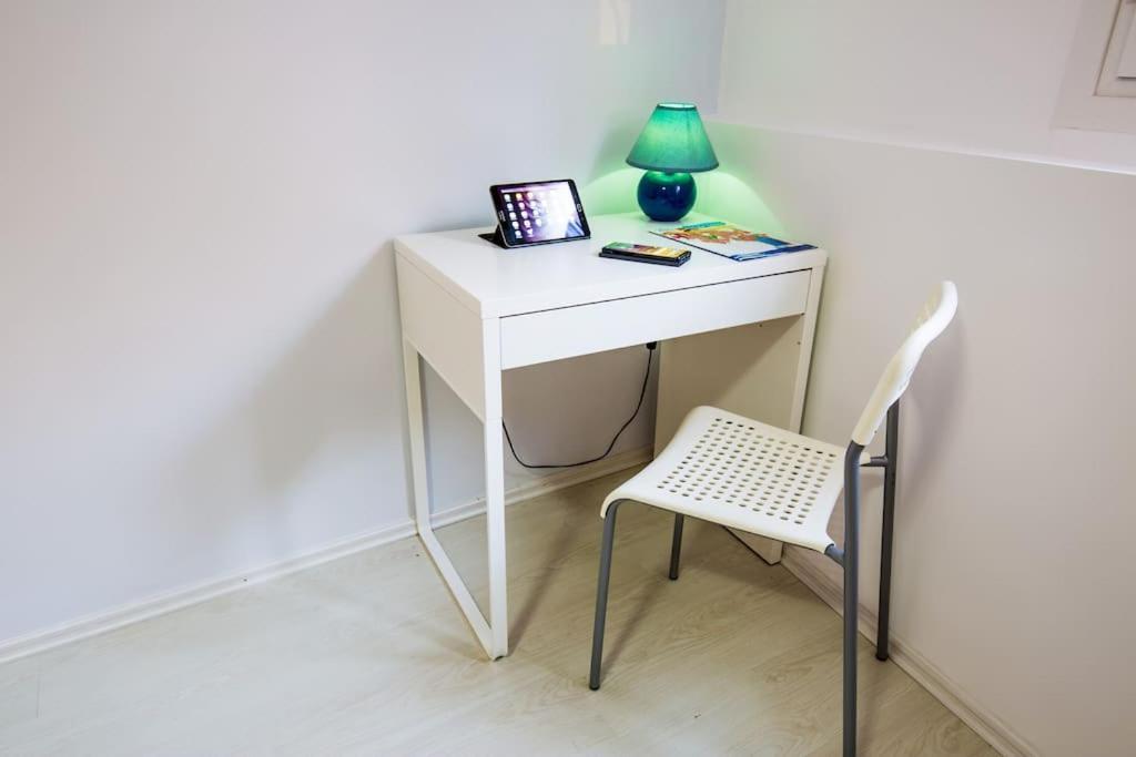 2 Bedrooms Apartment Close To Metro Dafni In Athen Eksteriør billede