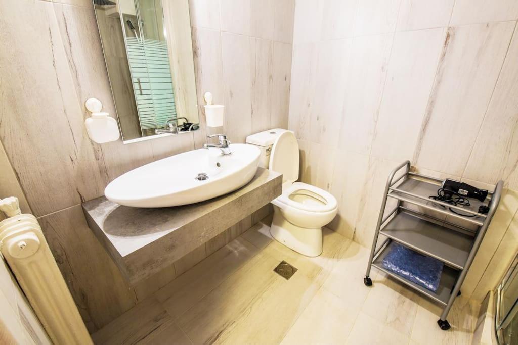 2 Bedrooms Apartment Close To Metro Dafni In Athen Eksteriør billede