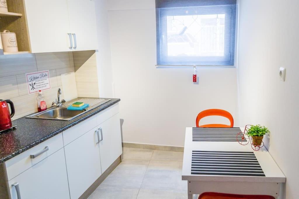2 Bedrooms Apartment Close To Metro Dafni In Athen Eksteriør billede